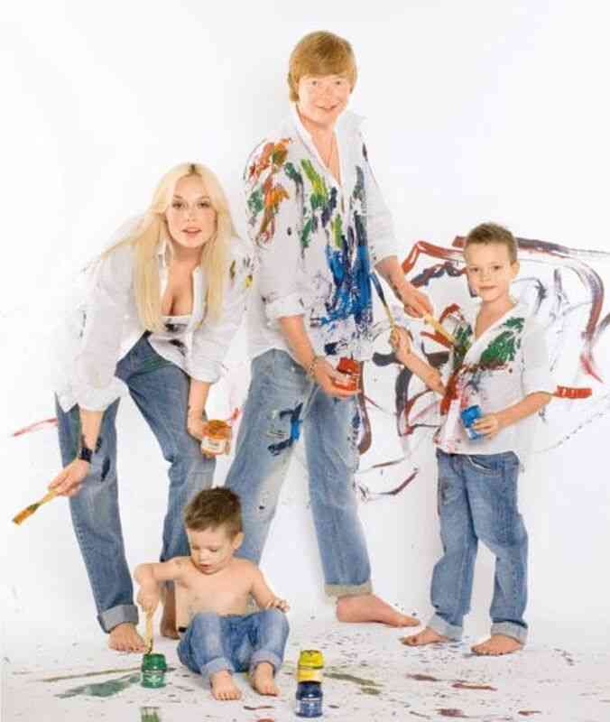 Олеся Сазыкина (продюсер) - биография, с сыном, фото