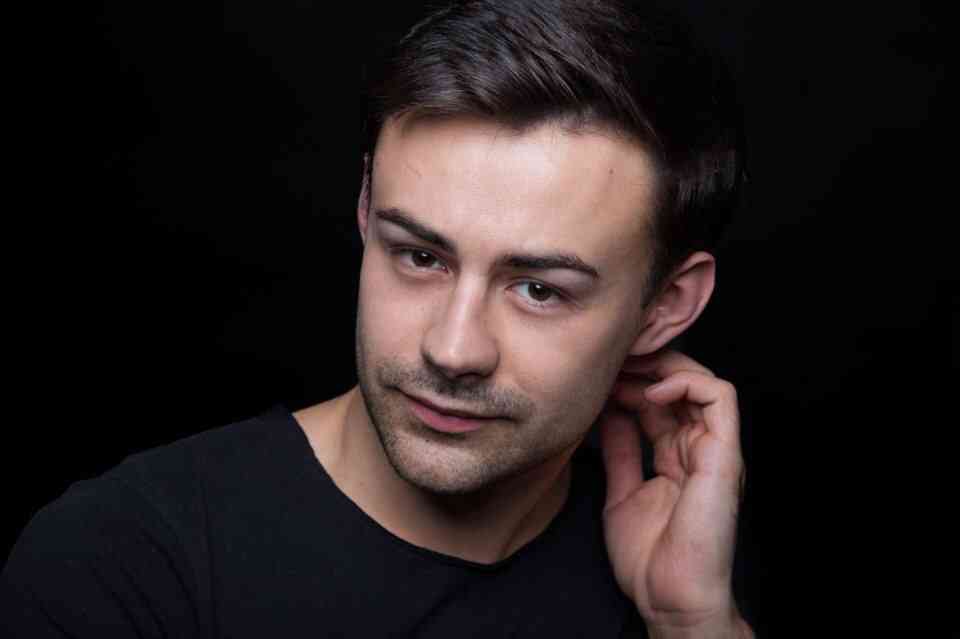 vladislav-nikityuk-akter-biografiya-lichnaya-zhizn-s-lesej-nikityuk-serialy-filmy-v-glavnoj-roli-foto-2020-socialnye-seti