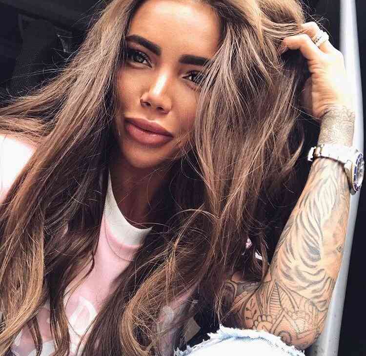 anna-aksyuk-biografiya-do-i-posle-plastiki-vozrast-rost-ves-stoimost-ehskorta-socseti-instagram