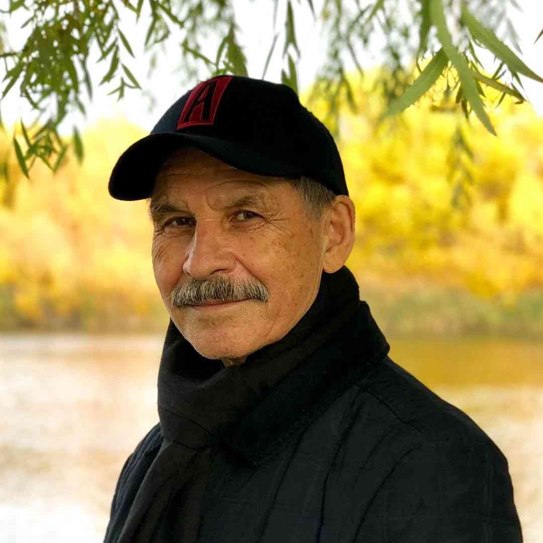 robert-minnullin-poeht-biografiya-lichnaya-zhizn-tvorchestvo-stihi-na-russkom-i-tatarskom-novosti-foto-2020-instagram