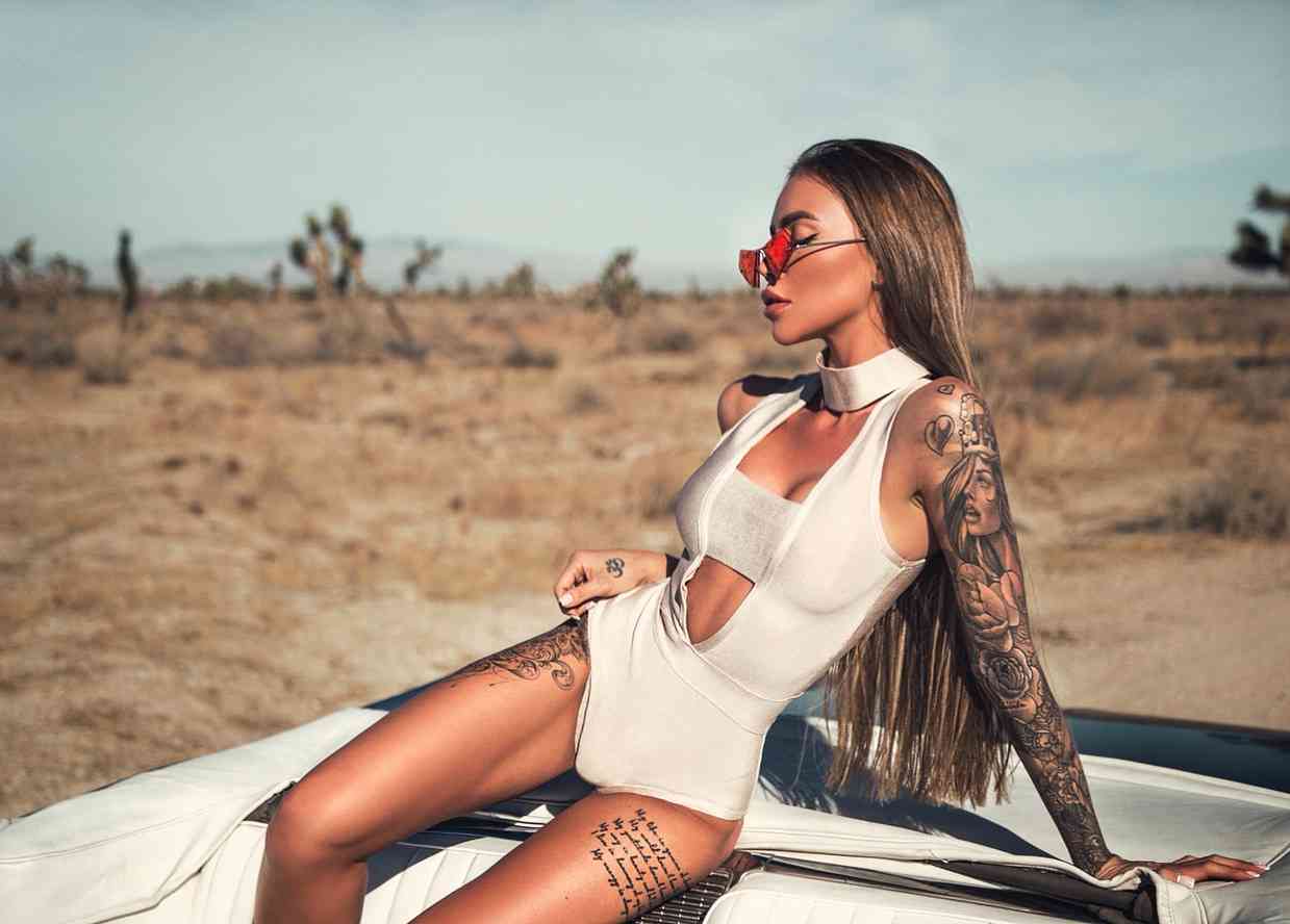 anna-aksyuk-biografiya-do-i-posle-plastiki-vozrast-rost-ves-stoimost-ehskorta-socseti-instagram