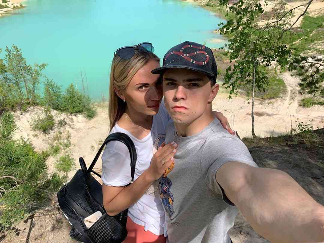 artur-dalaloyan-gimnast-biografiya-lichnaya-zhizn-nacionalnost-roditeli-rost-i-ves-i-nikita-nagornyj-i-olga-borodina-zhena-vikipediya-instagram