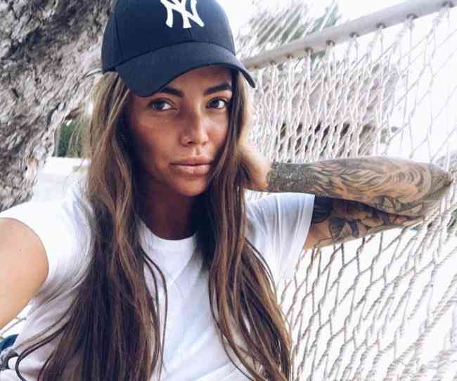 anna-aksyuk-biografiya-do-i-posle-plastiki-vozrast-rost-ves-stoimost-ehskorta-socseti-instagram
