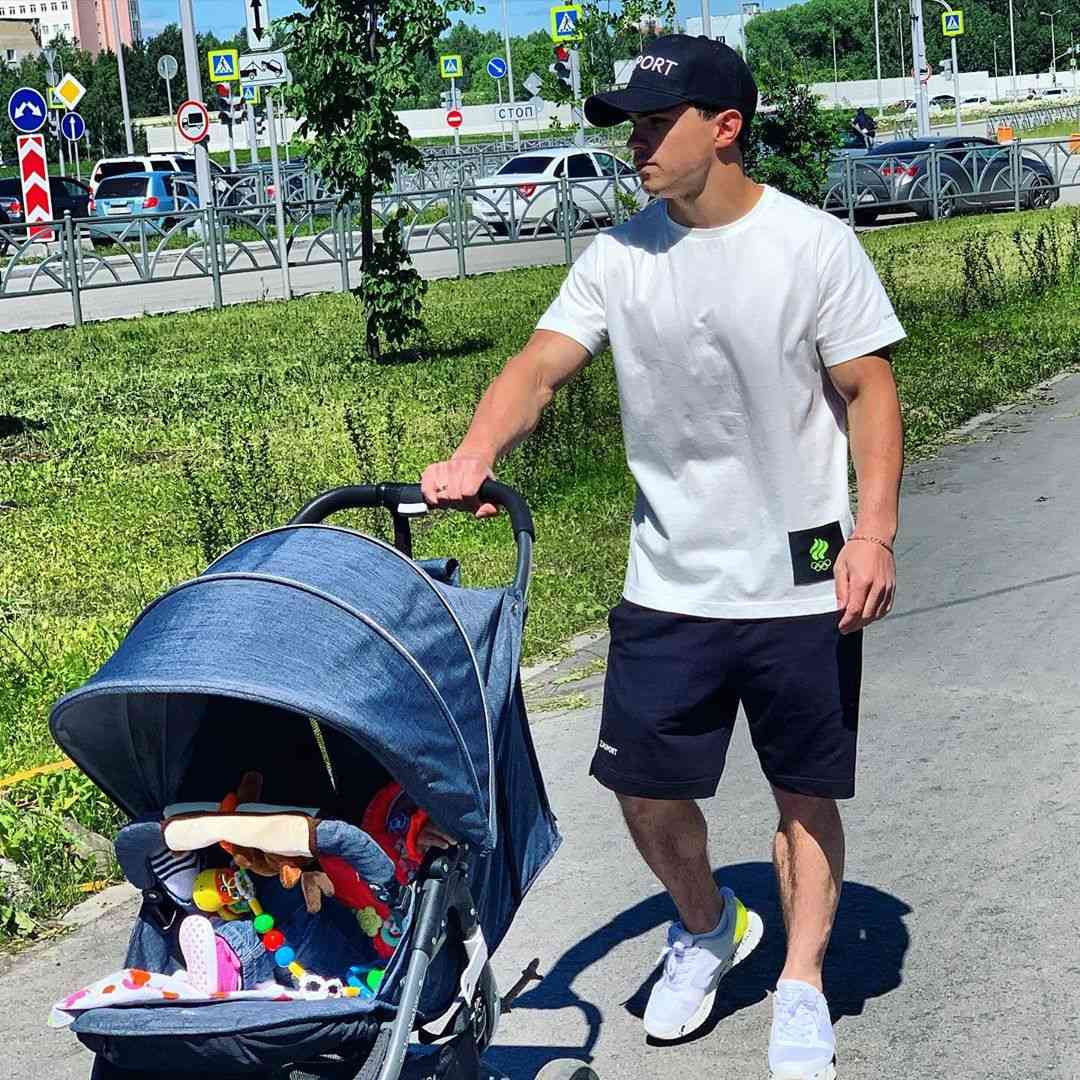 artur-dalaloyan-gimnast-biografiya-lichnaya-zhizn-nacionalnost-roditeli-rost-i-ves-i-nikita-nagornyj-i-olga-borodina-zhena-vikipediya-instagram