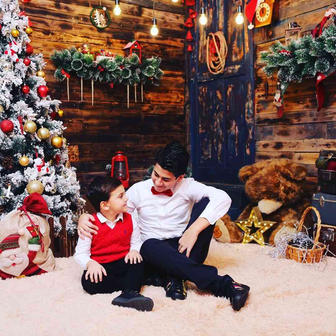 grisha-asatryan-pevec-biografiya-lichnaya-zhizn-vozrast-populyarnye-pesni-kogda-koncerty-foto-instagram-yutub