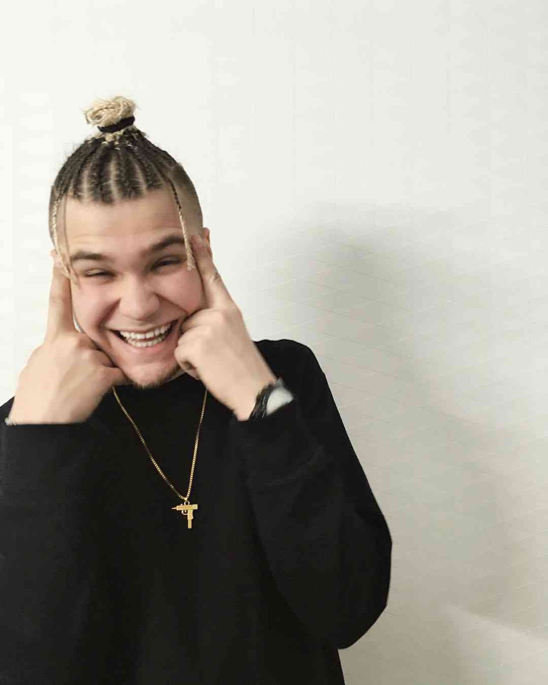 sorta-muzykalnaya-rehp-gruppa-biografiya-lichnaya-zhizn-uchastkov-gruppy-treki-s-ehldzheem-populyarnye-pesni-klipy-foto-instagram