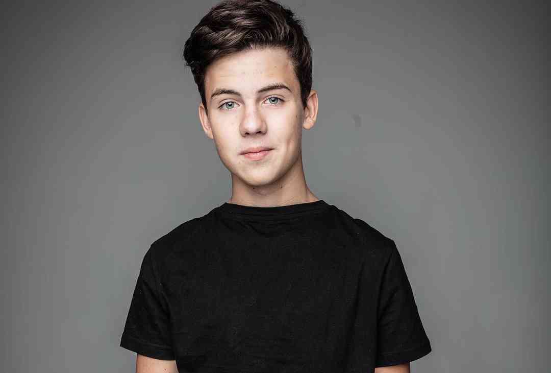 kirill-skripnik-biografiya-skolko-let-golos-deti-pesnya-vypusknoj-vk-instagram-foto