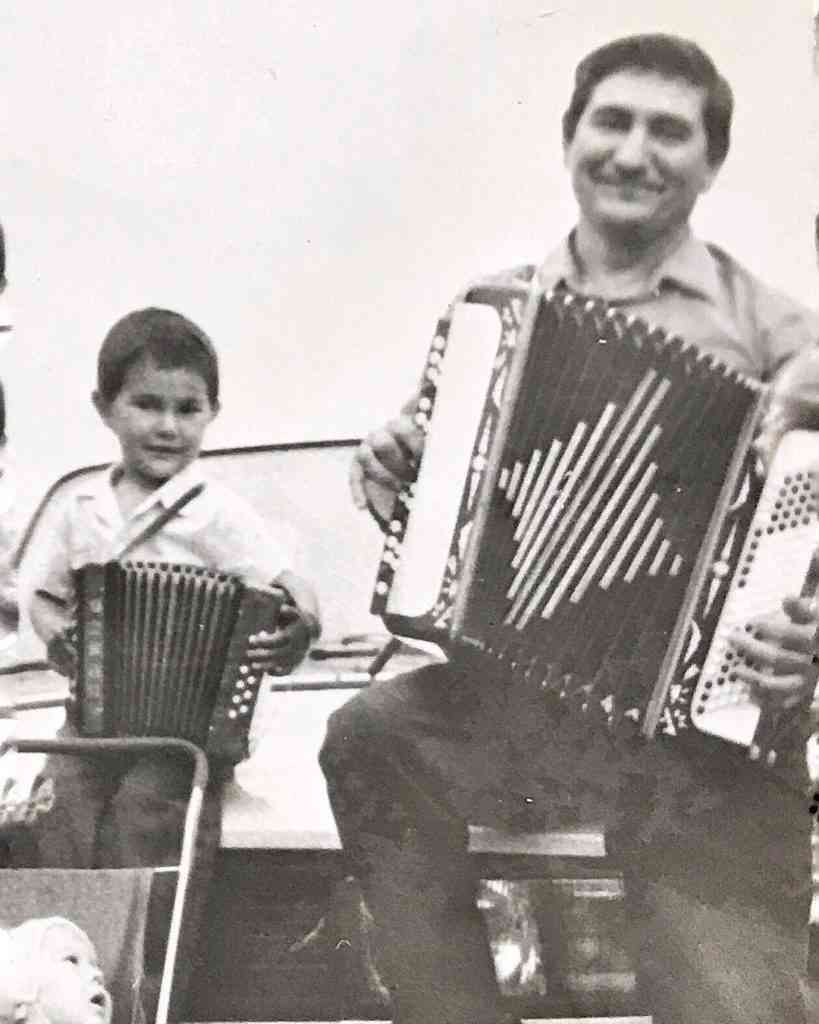 ilshat-yapparov-biografiya-ispolnitelya-semya-zhena-guzel-ahmetova-populyarnye-pesni-klipy-foto-socseti-yutub-instagram