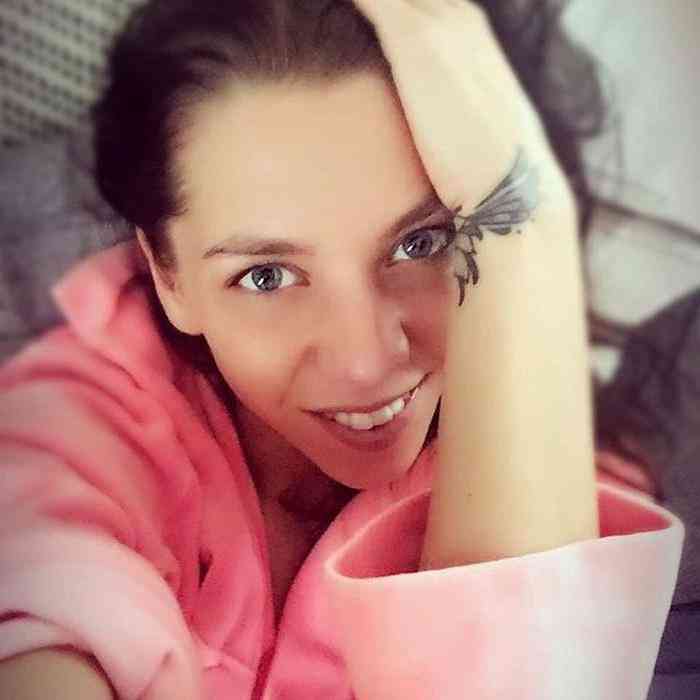 alyssa-salt-pevica-biografiya-lichnaya-zhizn-populyarnye-pesni-premera-klipa-v-rossii-interesnye-fakty-foto-2020-socseti