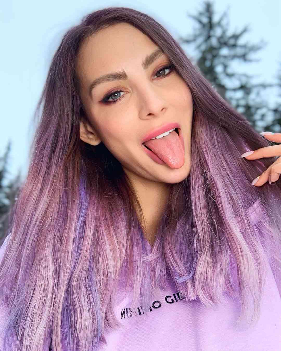 nika-vajper-biografiya-lichnaya-zhizn-sliv-foto-vajny-raznye-glaza-nogti-vozrast-instagram-yutub-krovavaya-mehri