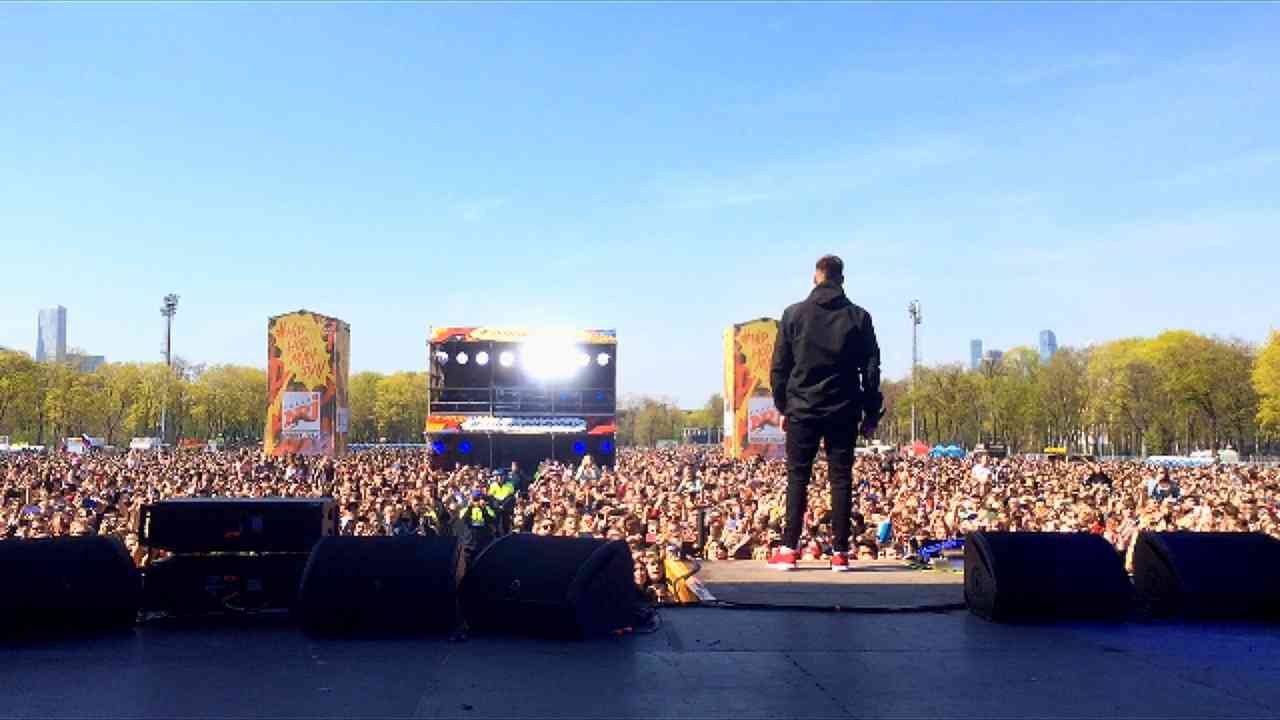 liranov-pevec-biografiya-lichnaya-zhizn-socialnye-seti-populyarnye-pesni-i-klipy-foto-instagram