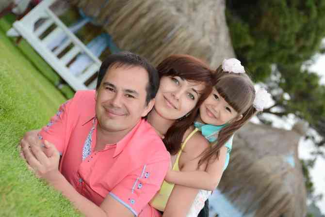 ilshat-yapparov-biografiya-ispolnitelya-semya-zhena-guzel-ahmetova-populyarnye-pesni-klipy-foto-socseti-yutub-instagram