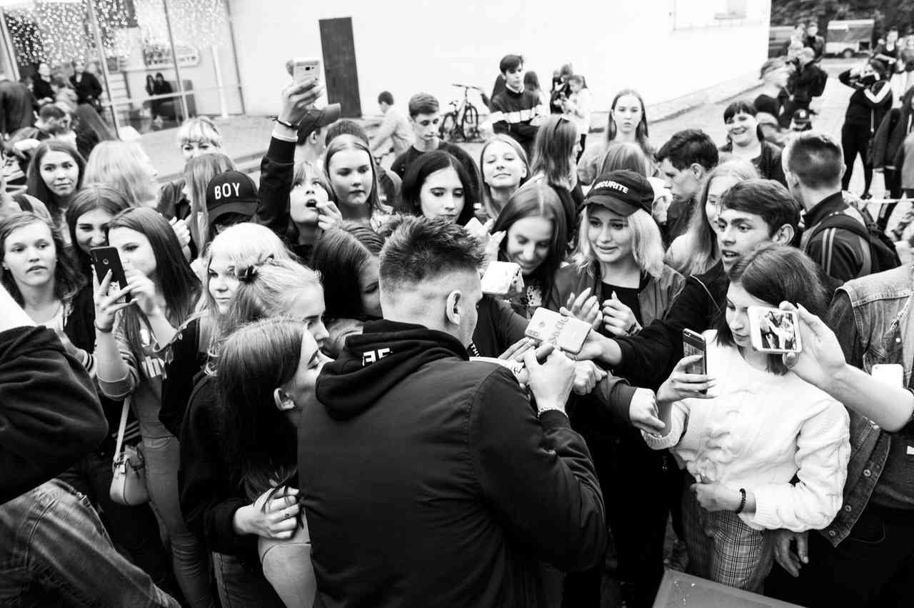 liranov-pevec-biografiya-lichnaya-zhizn-socialnye-seti-populyarnye-pesni-i-klipy-foto-instagram