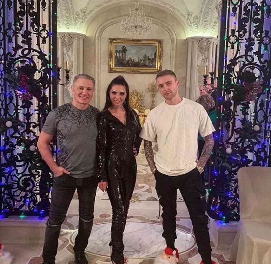 karina-rotenberg-biografiya-vozrast-i-egor-krid-devichya-familiya-foto-v-kupalnike-nacionalnost-instagram