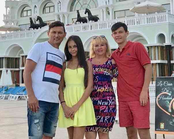 anvar-nurgaliev-biografiya-lichnaya-zhizn-vozrast-rost-populyarnye-pesni-i-klipy-instagram-foto