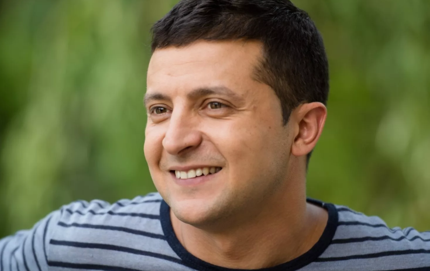 vladimir-zelenskij-biografiya-semya-i-deti-filmy-serialy-kvn-rost-foto-instagram-socseti-prezident-ukrainy