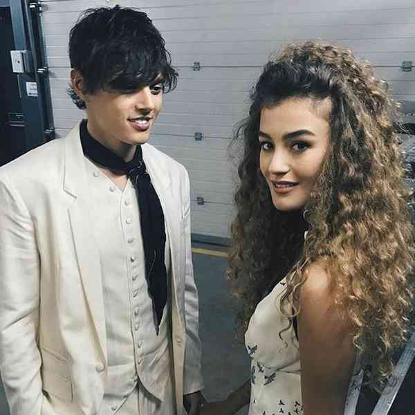 nikita-alekseev-pevec-biografiya-lichnaya-zhizn-i-ego-devushka-ulyana-sineckaya-albomy-populyarnye-pesni-v-kontakte-instagram