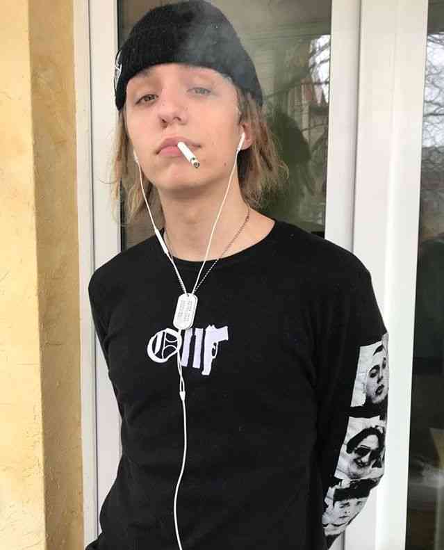 lil-morti-lil-morty-rehper-biografiya-lichnaya-zhizn-populyarnye-pesni-na-kurorte-bessonnica-freya-rost-i-vozrast-interesnye-fakty-socialnye-seti
