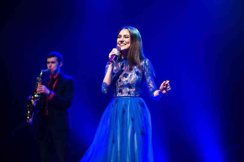 aliya-karachurina-biografiya-lichnaya-zhizn-dueht-s-rishatom-tuhvatullinym-vozrast-pesni-instagram