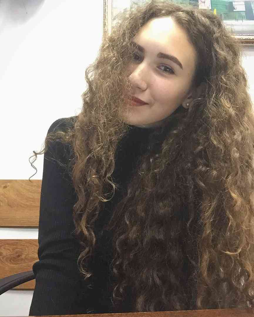 anna-kolcova-pevica-biografiya-lichnaya-zhizn-populyarnye-pesni-glaza-v-glaza-kakaya-ya-dura-poyavis-origami-interesnye-fakty-socialnye-seti-foto-instagram