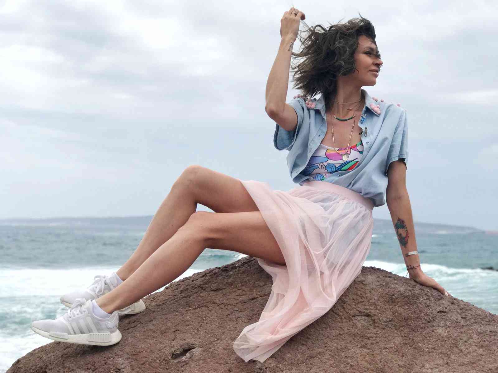 natali-nevedrova-televedushchaya-biografiya-lichnaya-zhizn-orel-i-reshka-foto-maksim-goryachie-foto-v-kupalnike-rost-doch-foto-instagram