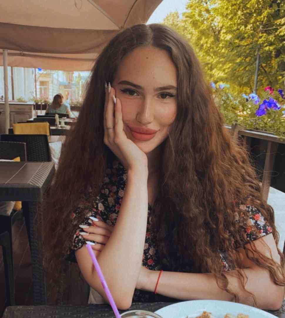 anna-kolcova-pevica-biografiya-lichnaya-zhizn-populyarnye-pesni-glaza-v-glaza-kakaya-ya-dura-poyavis-origami-interesnye-fakty-socialnye-seti-foto-instagram