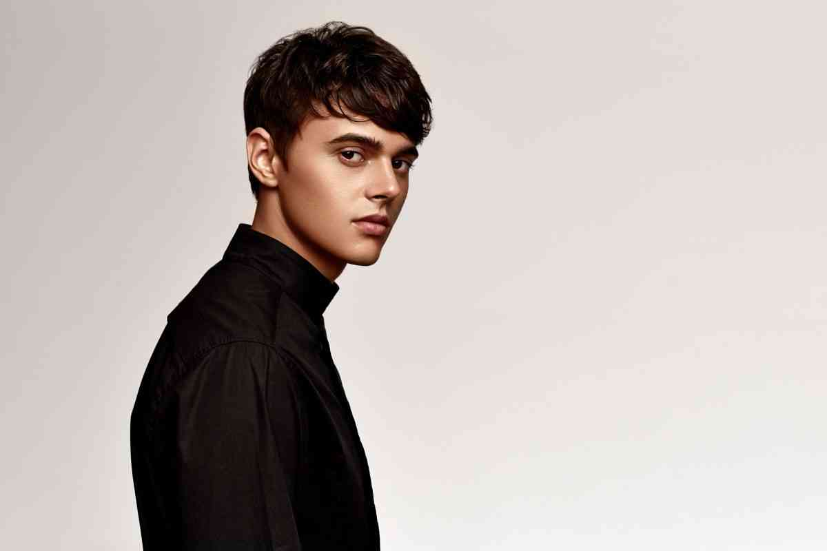 nikita-alekseev-pevec-biografiya-lichnaya-zhizn-i-ego-devushka-ulyana-sineckaya-albomy-populyarnye-pesni-v-kontakte-instagram