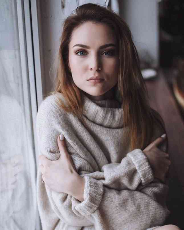 aliya-karachurina-biografiya-lichnaya-zhizn-dueht-s-rishatom-tuhvatullinym-vozrast-pesni-instagram