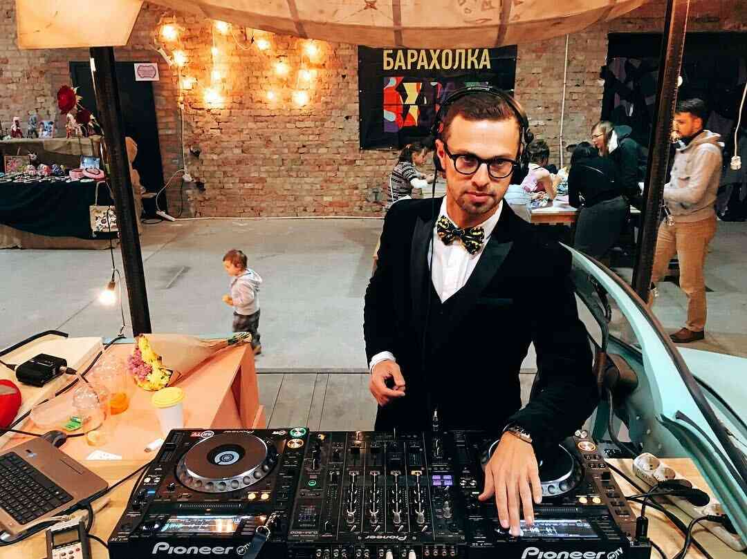 anton-ptushkin-biografiya-vozrast-rost-kanal-na-yuutb-dubaj-saudovskaya-araviya-bali-video