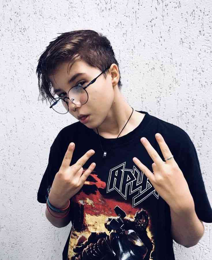 yan-bezdushnyj-biografiya-lichnaya-zhizn-foto-tik-tok-instagram-vk
