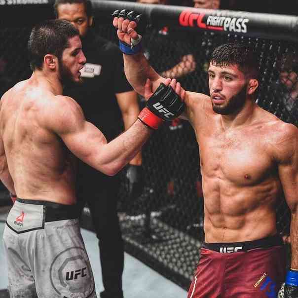 islam-mahachev-boec-biografiya-lichnaya-zhizn-nacionalnost-statistika-boi-v-ufc-i-davi-ramos-video-polnogo-boya-arman-carukyan-poslednij-boj-foto-2020-socseti