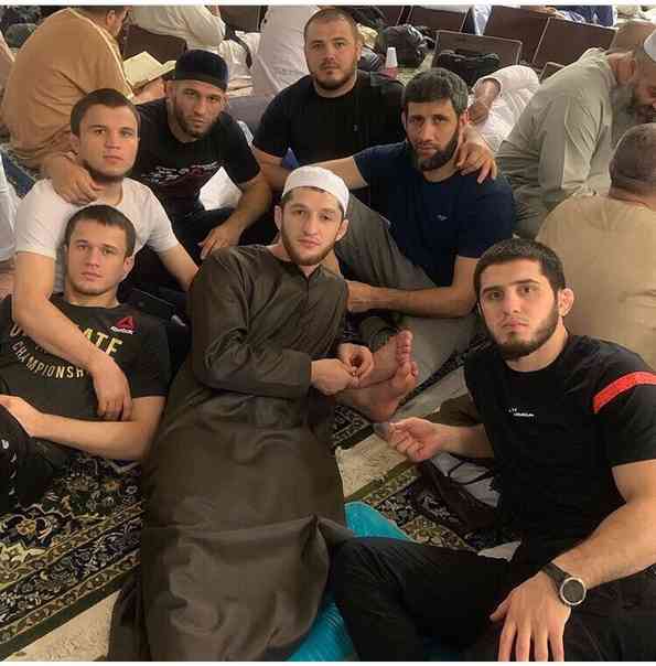 islam-mahachev-boec-biografiya-lichnaya-zhizn-nacionalnost-statistika-boi-v-ufc-i-davi-ramos-video-polnogo-boya-arman-carukyan-poslednij-boj-foto-2020-socseti